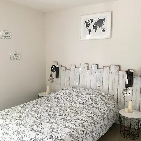 Chez L Habitant Acces Cuisine Et Petit Balcon Pansiyon Anglet